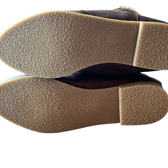 Sabetha Brown Leather Boots with Fur Women’s NWT
Size 11 - Picture 8 of 10